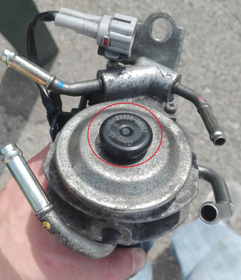 Changer le filtre à gasoil sur une Toyota Yaris D4D Tuto&Co